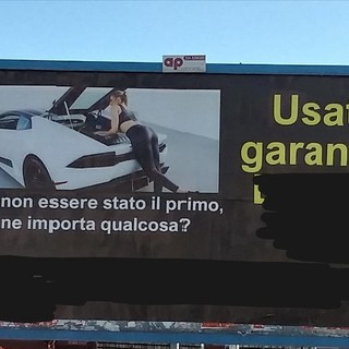 Cartelloni "sessisti" a Savona, il sindaco chiede la rimozione: "Lesivi alla dignità della donna"