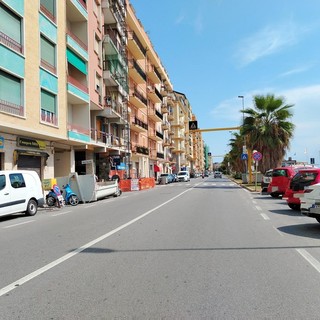 Ruba un pacco da un furgone di una panetteria. Un bar di Corso Vittorio Veneto: "Fornaci abbandonate. Commercianti e residenti vivono nella paura"