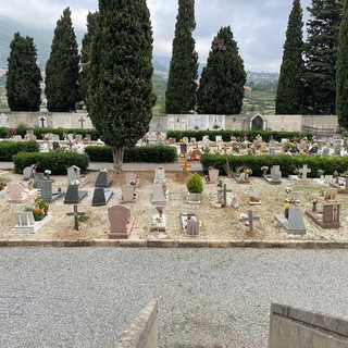 Toirano, nuovi loculi e ossari per il cimitero Capoluogo: cominciati i sopralluoghi dei tecnici comunali