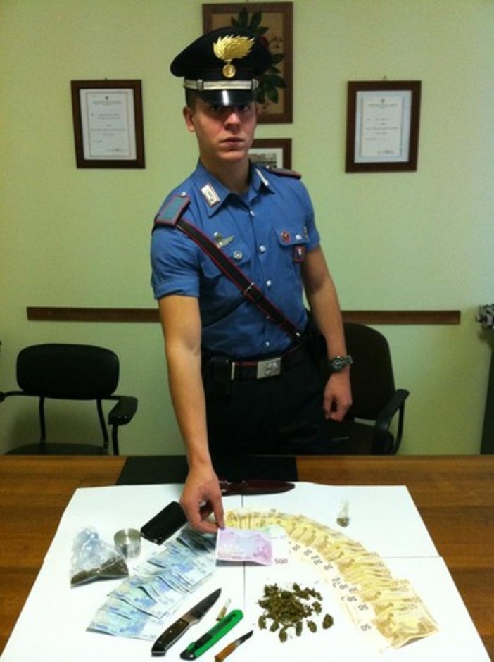 Cortemilia, giovane savonese sorpreso in auto con marijuana: arrestato e processato Cortemilia, giovane savonese sorpreso in auto con marijuana: arrestato e processato