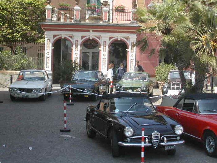 Auto d'epoca in piazza S. Michele ad Albenga