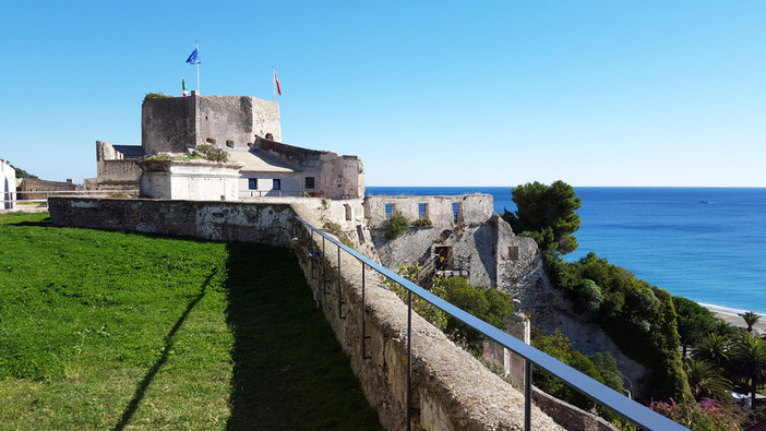 Finale Ligure, grande festa di fine anno alla Fortezza di Castelfranco