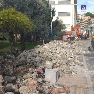 In apertura di articolo: i lavori nei pressi dei Giardini Mezzano. In gallery: uno scatto d'epoca della zona