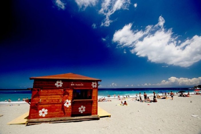 Rifondazione, Circolo 'Che Guevara': "Le spiagge devono diventare libere"