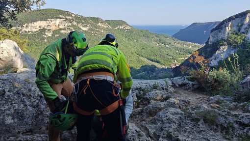 Si infortuna a una caviglia rientrando dall'arrampicata: climber trasportato con l'elisoccorso al Santa Corona