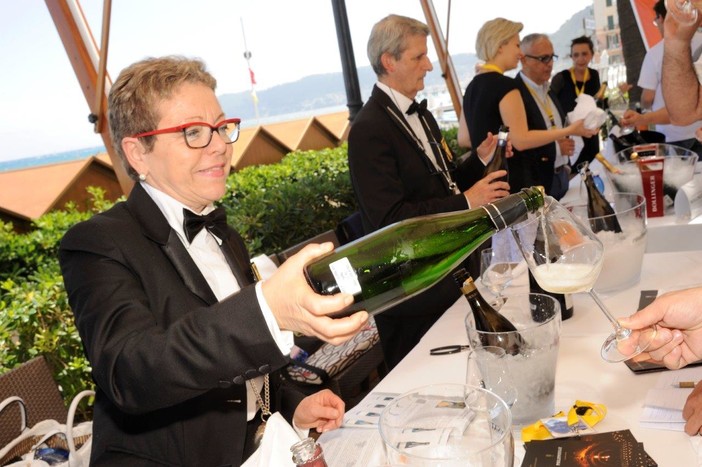 Torna ad Alassio "Un mare di Champagne"