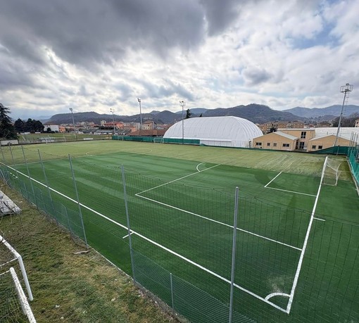 Cairo, il campo sintetico del Vesima torna agibile: lavori conclusi Cairo, il campo sintetico del Vesima torna agibile: lavori conclusi