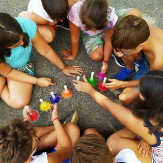 Laigueglia, arriva il taxi per i piccoli del campo solare: "Così li proteggiamo dal caldo"