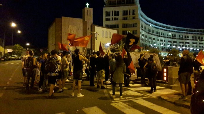 Salvini in Darsena, contromanifestazione del Rude Club: "Fuori i fascisti da Savona" Salvini in Darsena, contromanifestazione del Rude Club: "Fuori i fascisti da Savona"