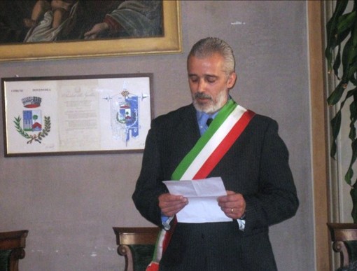 Pontinvrea, l'ordinanza del sindaco contro il Dpcm: "Bar e ristoranti riaperti sino alle 23" Pontinvrea, l'ordinanza del sindaco contro il Dpcm: "Bar e ristoranti riaperti sino alle 23"