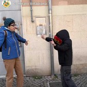 Savona, una ricevuta gettata a terra e l’intervento di un piccolo eroe, con un video il Comitato Villapiana-La Rusca sensibilizza contro l'inciviltà