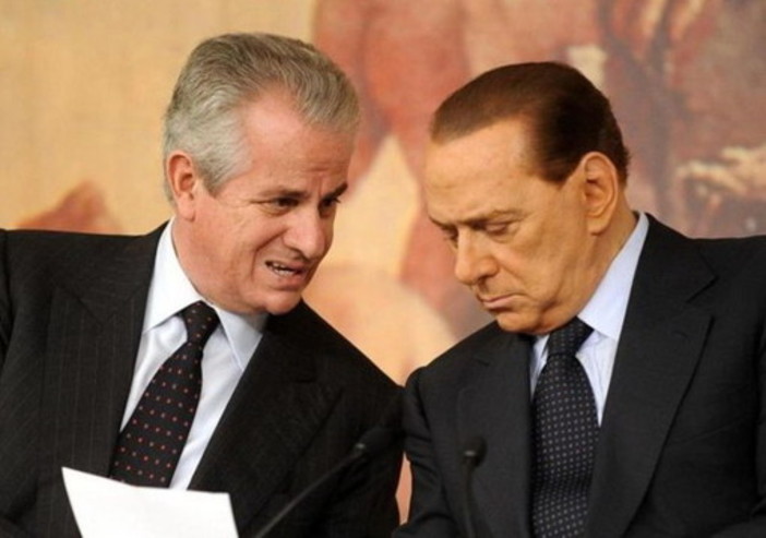 Morte di Silvio Berlusconi, l'ex ministro Scajola in lacrime: "Se ne va un perseguitato, mancherà" (Video)