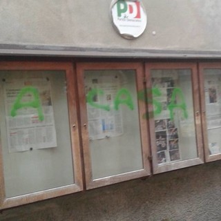 Cairo, imbrattata la bacheca del Partito Democratico