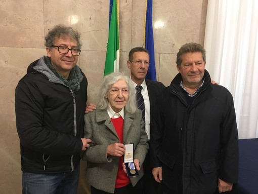 Giorno della Memoria, oggi a Savona la cerimonia delle medaglie d’onore (Fotogallery) Giorno della Memoria, oggi a Savona la cerimonia delle medaglie d’onore (Fotogallery)
