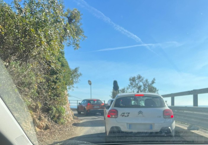 Viabilità a rischio anche sulle strade dell'entroterra Viabilità a rischio anche sulle strade dell'entroterra