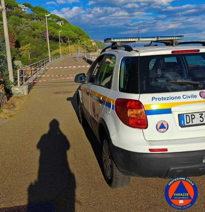 Cedimento dell'asfalto in Lungomare Europa, il Pd all'attacco: "Varazze, la città dei tapulli?"