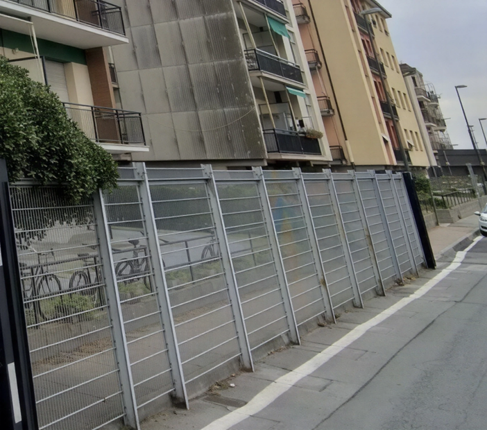 Savona, cancellate di via Cadorna per la sicurezza allo stadio, il Comune ne discute la possibile rimozione Savona, cancellate di via Cadorna per la sicurezza allo stadio, il Comune ne discute la possibile rimozione