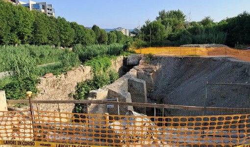 Savona, dai cantieri del ponte di Santa Rita scoperti i resti di una camera affrescata: una variante per proseguire con gli scavi archeologici