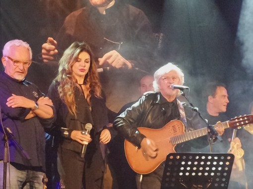 Albenga: Roby Facchinetti, Alba Parietti e tanti altri ospiti nel Gran Concerto per Don Gallo