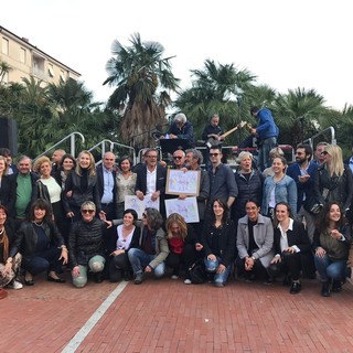 Riccardo Tomatis chiude la sua campagna elettorale in Piazza del Popolo ad Albenga