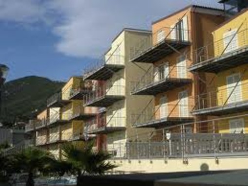 Albenga: l'abbandono dei profughi tunisini dimenticati a ca' Nucera Albenga: l'abbandono dei profughi tunisini dimenticati a ca' Nucera