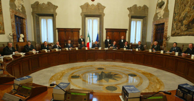 Il governo vara il Decreto Sicurezza: stretta su "manifestanti pericolosi" e coltelli, più tutele per le forze dell'ordine