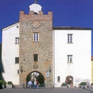 Cairo: Porta Soprana si illumina per dire "No" alla pena di morte