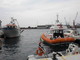 Motopeschereccio fermato nella notte a Varigotti sotto costa: sequestrate le reti a strascico e il pescato, sanzione di 2000 euro