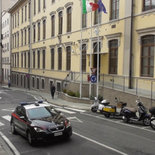 Villanova d’Albenga, truffavano aziende spacciandosi per leader di settore: in manette 9 persone