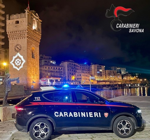 Savona, ruba un giubbotto in un negozio durante il “Desbarassu”, arrestato dai Carabinieri