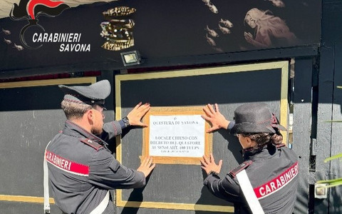 Cinque addetti alla sicurezza pestano un giovane, il Questore chiude per 15 giorni una discoteca di Alassio