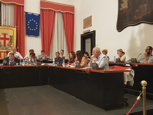 Mezzi pesanti a Bastia d'Albenga, la maggioranza replica: "I consiglieri Ciangherotti, Porro e Perrone vogliono affamare e isolare la frazione"