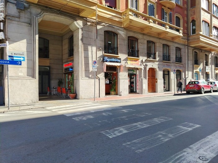 Scippo in via Battisti, il ladro è lo stesso arrestato per il furto di Piazza Pergolesi Scippo in via Battisti, il ladro è lo stesso arrestato per il furto di Piazza Pergolesi