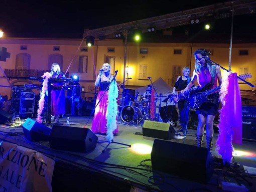 "Le Curve Pericolose" in concerto a Borghetto Santo Spirito "Le Curve Pericolose" in concerto a Borghetto Santo Spirito
