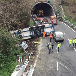 Operai travolti da un Tir, dopo l'incidente sull'A10 più sicurezza per gli operai