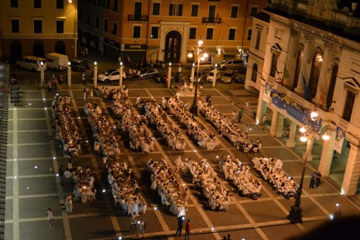 Savona: domani sera la seconda edizione della cena in bianco Savona: domani sera la seconda edizione della cena in bianco