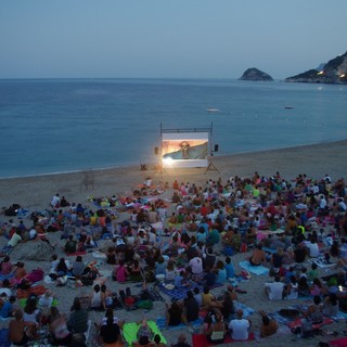 Martedì a Bergeggi torna il cinema sulla spiaggia