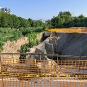 Savona, dai cantieri del ponte di Santa Rita scoperti i resti di una camera affrescata: una variante per proseguire con gli scavi archeologici