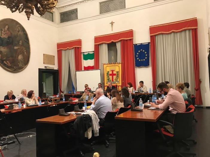 Modifica al regolamento Cosap, Forza Italia e Lega Nord: "Con il Pd di Albenga, non c’è mai fine al peggio”