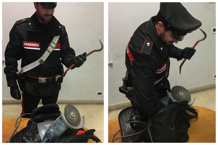 Scoperti a rubare, si danno alla fuga. Poi aggrediscono i carabinieri: topi d’appartamento arrestati ad Albenga