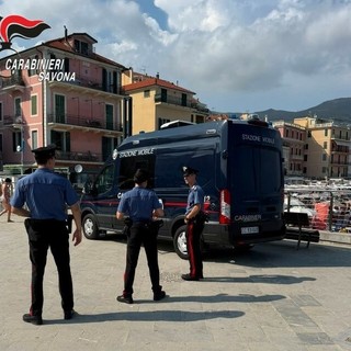 Guida in stato di ebbrezza e minaccia gli automobilisti con un bastone dopo l'incidente Guida in stato di ebbrezza e minaccia gli automobilisti con un bastone dopo l'incidente