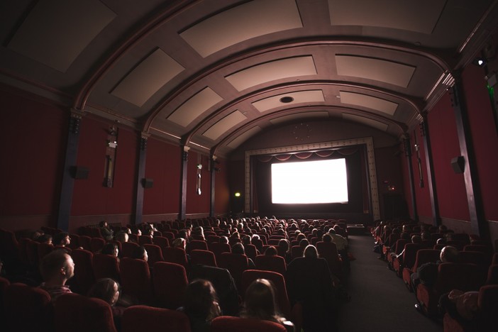 Cinema e teatri, la capienza sale all'80%, al 75% negli stadi. Niente da fare per discoteche e concerti Cinema e teatri, la capienza sale all'80%, al 75% negli stadi. Niente da fare per discoteche e concerti