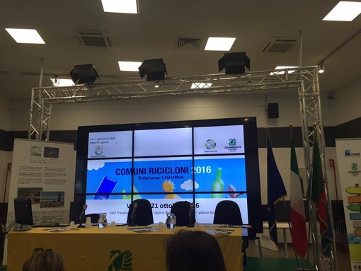 Cairo Montenotte si piazza al 3°posto nella classifica ligure dei "Comuni Ricicloni" Cairo Montenotte si piazza al 3°posto nella classifica ligure dei "Comuni Ricicloni"