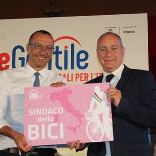 Collegno e Pesaro, due città unite nel segno della bicicletta Collegno e Pesaro, due città unite nel segno della bicicletta