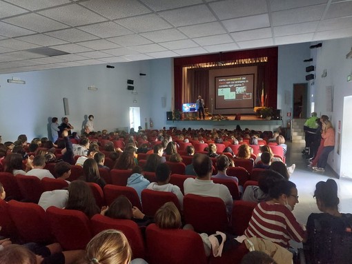 Trent'anni fa l'alluvione a Quiliano, sindaco Isetta: "Ricordo drammatico, tanto è stato fatto ma non è sufficiente" (VIDEO) Trent'anni fa l'alluvione a Quiliano, sindaco Isetta: "Ricordo drammatico, tanto è stato fatto ma non è sufficiente" (VIDEO)