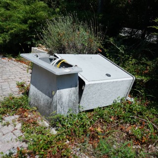 Distrutta la colonnina di ricarica camper di Pontevecchio a Piana Crixia