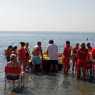 Divertimento e inclusione, alla Colonia Marina di Varazze attività della Croce Rossa e degli Opsa (FOTO)