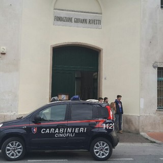 Blitz antidroga dei Carabinieri al liceo Issel di Finale Ligure, controllati zaini e scooter