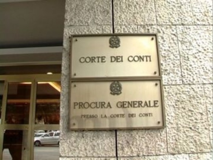 Le allegre consulenze della Provincia di Savona