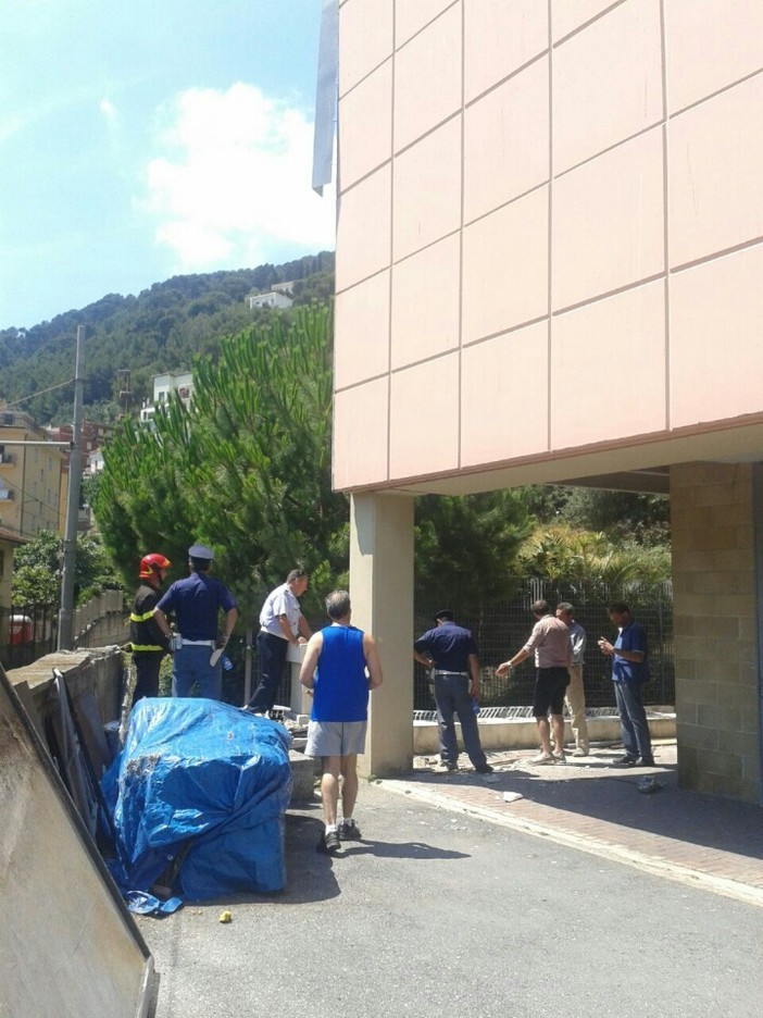 Crollo della palestra di Laigueglia: ipotesi di spostamento di un'aula e un dormitorio della scuola Crollo della palestra di Laigueglia: ipotesi di spostamento di un'aula e un dormitorio della scuola